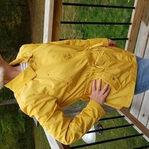 Water-resistant jacket w/ hood